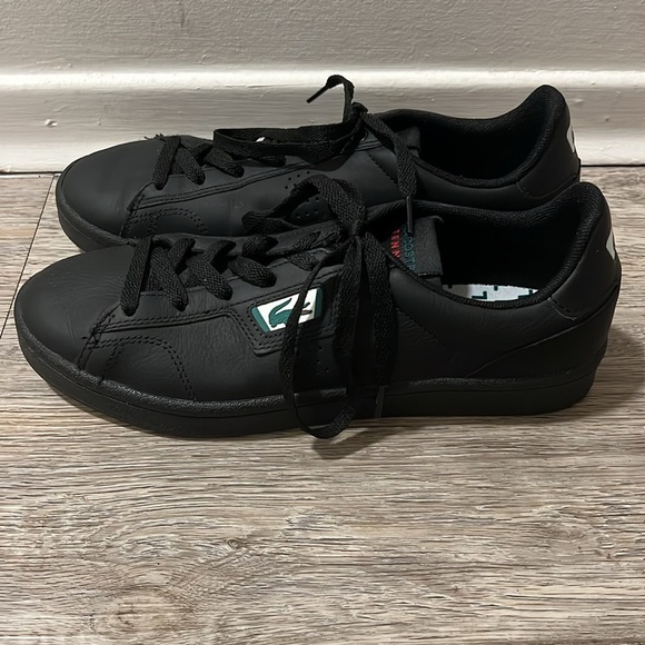 HOST PICK Lacoste Men’s Masters Classic Tennis Sneaker - Picture 4 of 11
